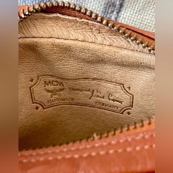 ⭐️COA⭐️MCM VISETOS CROSSBODY/CLUTCH/BELT BAG🎬W/MCM STRAP & Dustbag🎬💯AuTh… - Picture 11 of 16